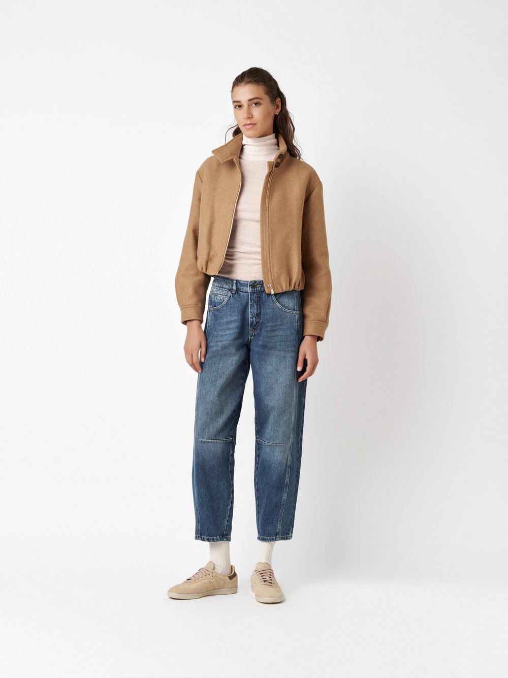 Jeans Mara_391 mid blue Outfitansicht