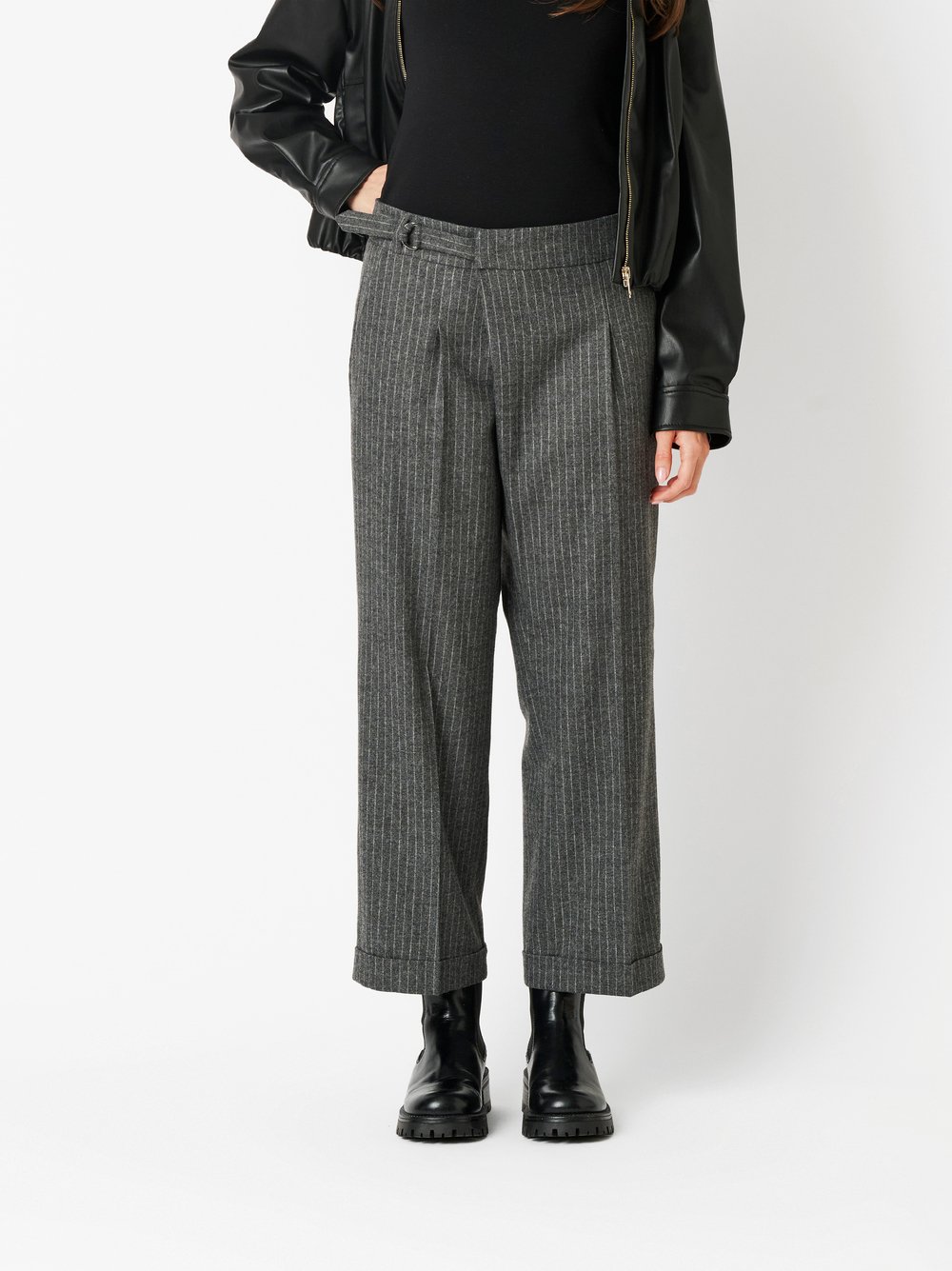 Trousers May_321 grey front view Trousers May_321 grey front view