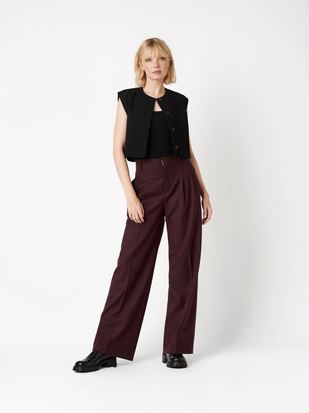 Trousers Mara_393 berry outfit view