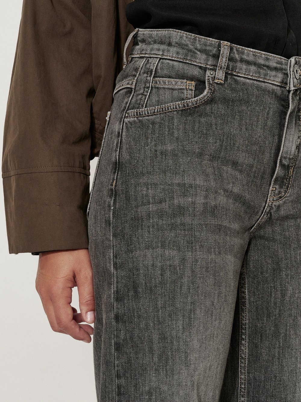 Womens jeans Audrey Wide in Grey, wide-leg jeans with authentic wash, detail view