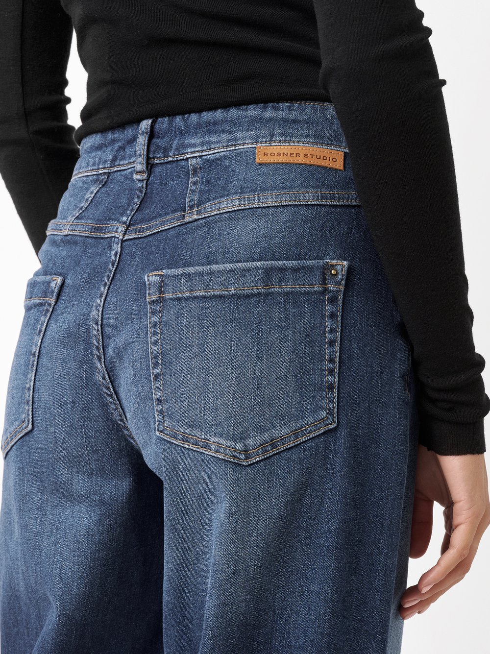 Jeans Mara_375 mid blue detail view Jeans Mara_375 mid blue detail view