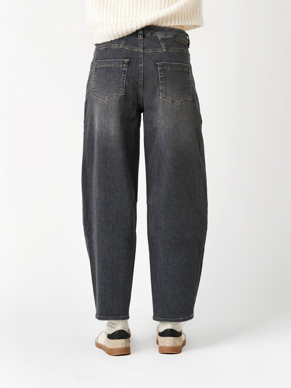 Jeans Mara_375 mid grey rear view Jeans Mara_375 mid grey rear view