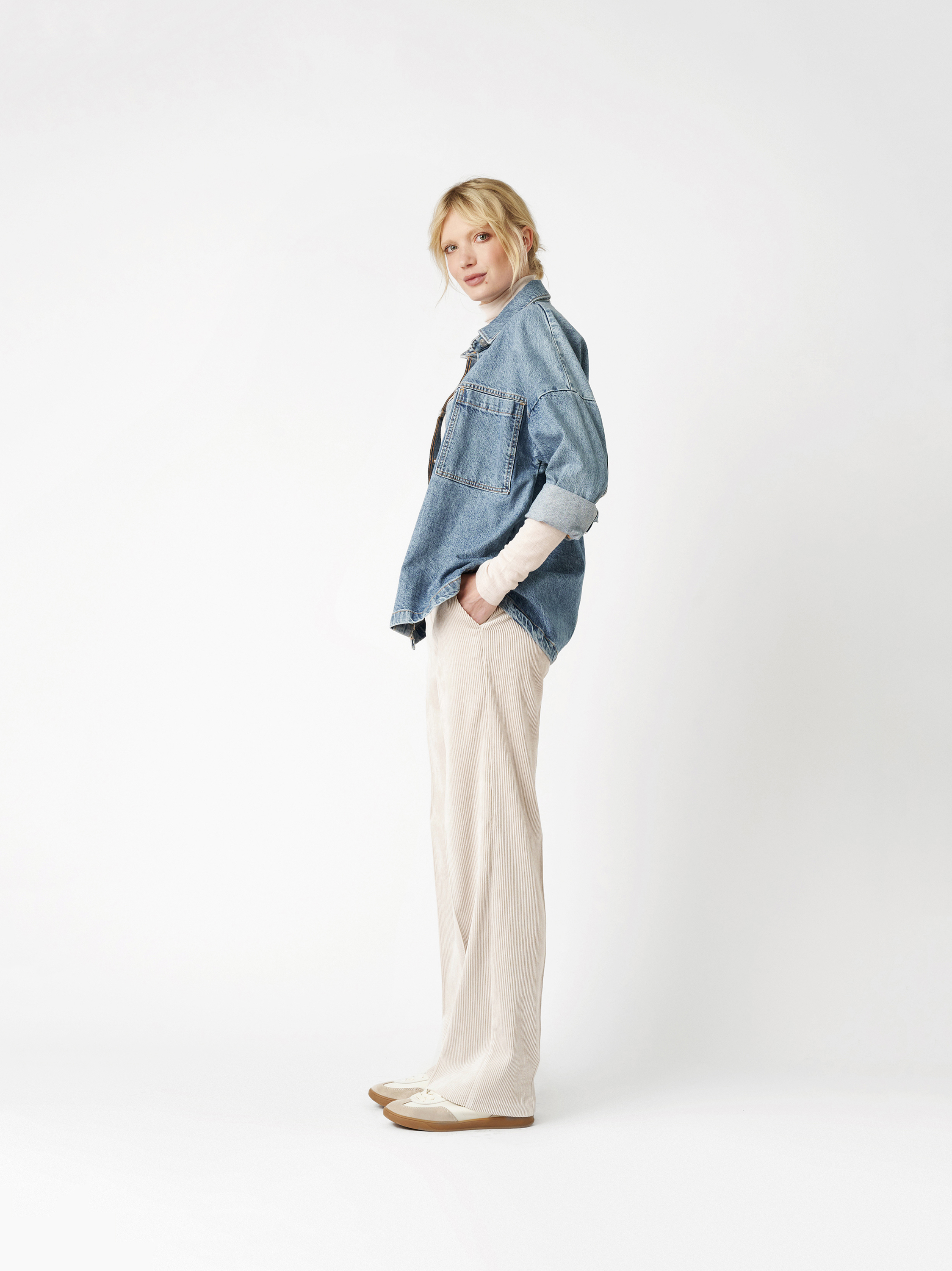 Trousers Mara_355 ecru outfit view Trousers Mara_355 ecru outfit view