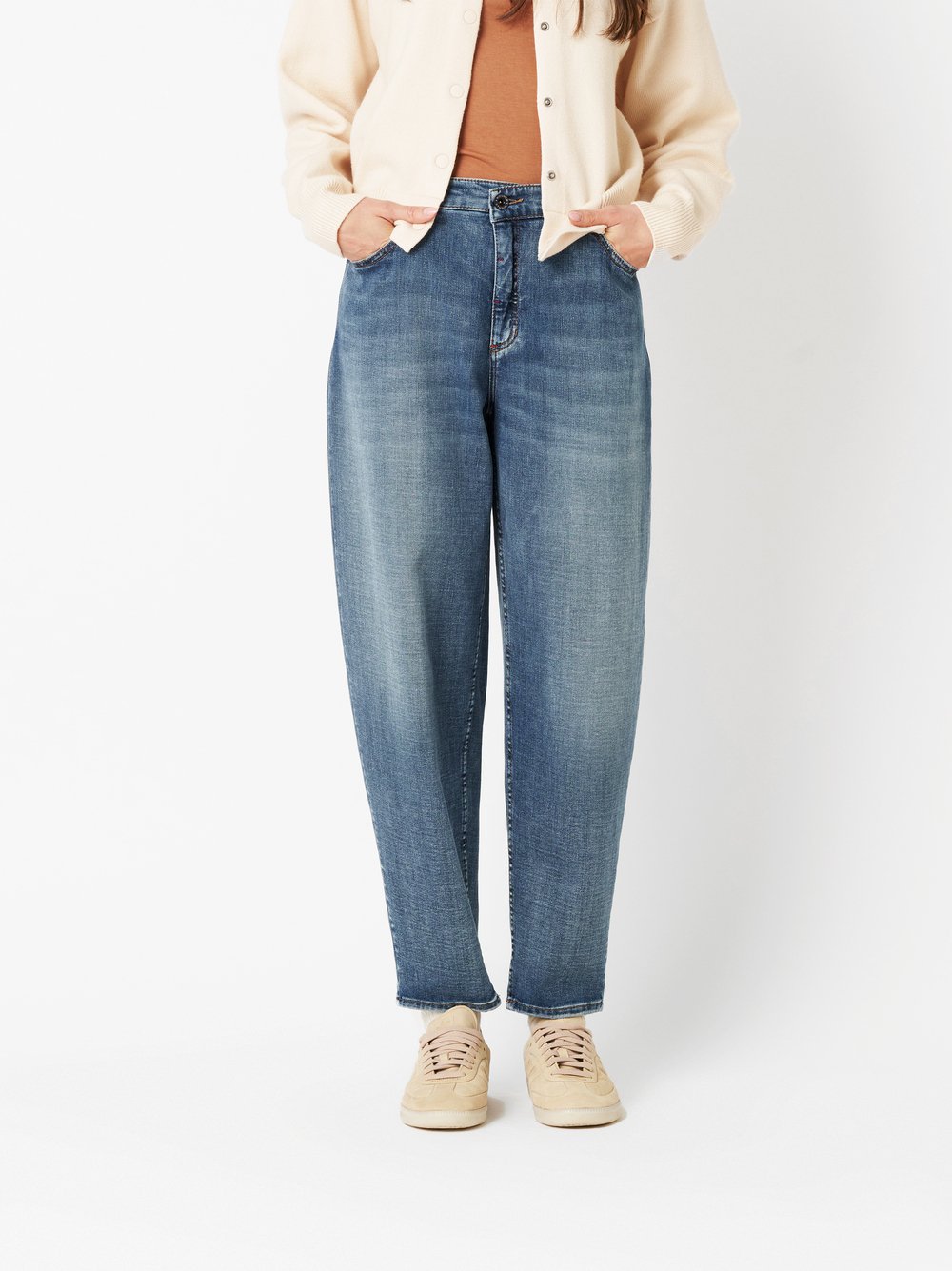 Jeans Mara_385 mid blue front view