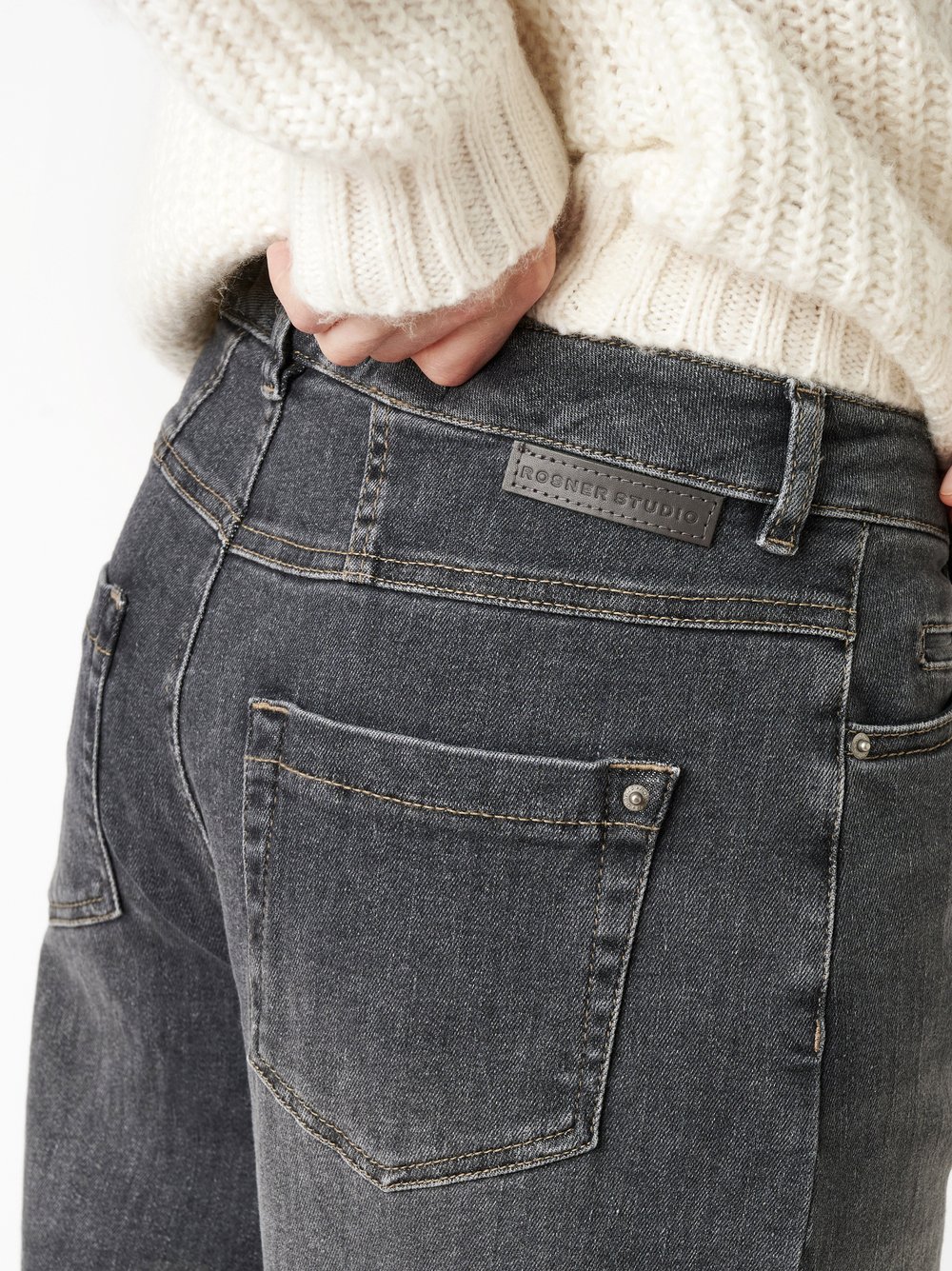 Jeans Mara_375 mid grey detail view Jeans Mara_375 mid grey detail view