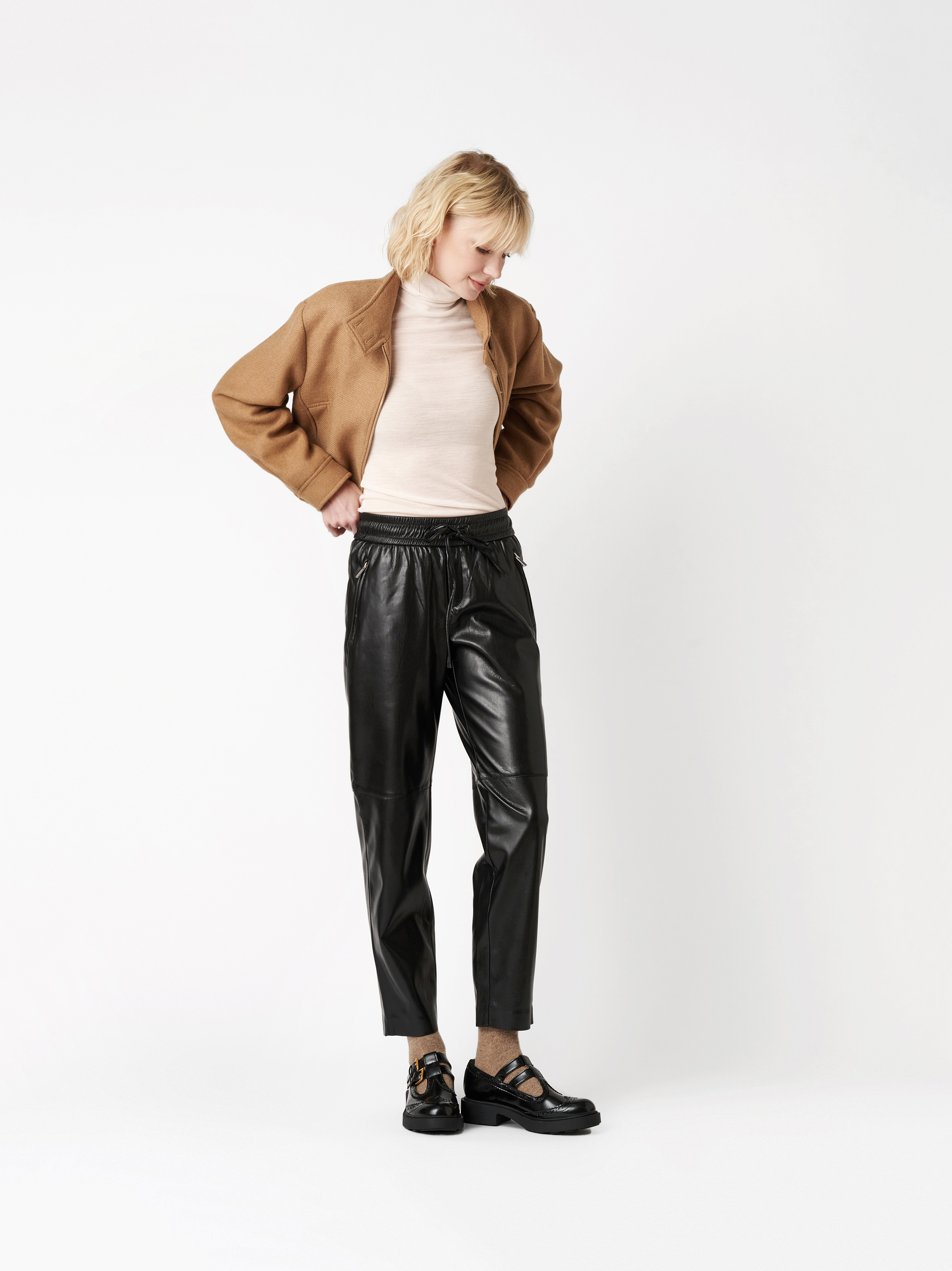 Trousers May_449 black outfit view Trousers May_449 black outfit view
