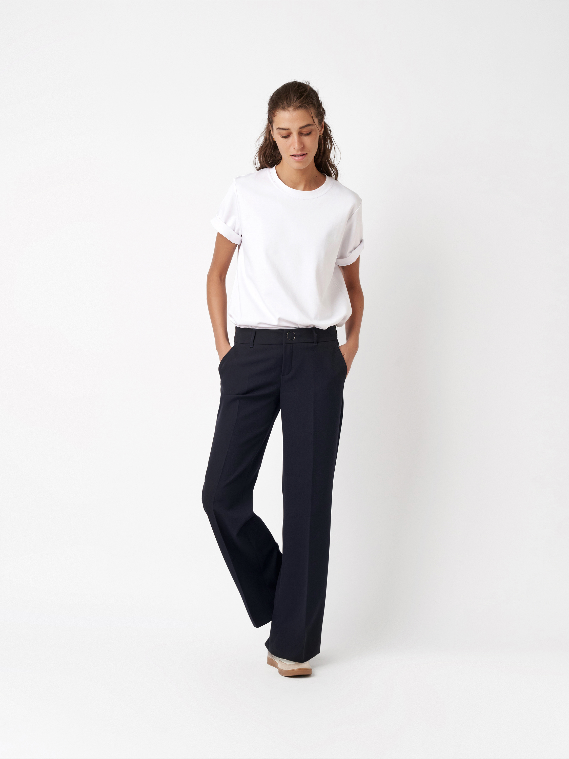 Hose May_305 navy Outfitansicht Hose May_305 navy Outfitansicht