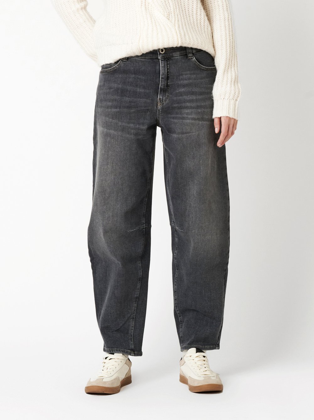 Jeans Mara_375 mid grey front view
