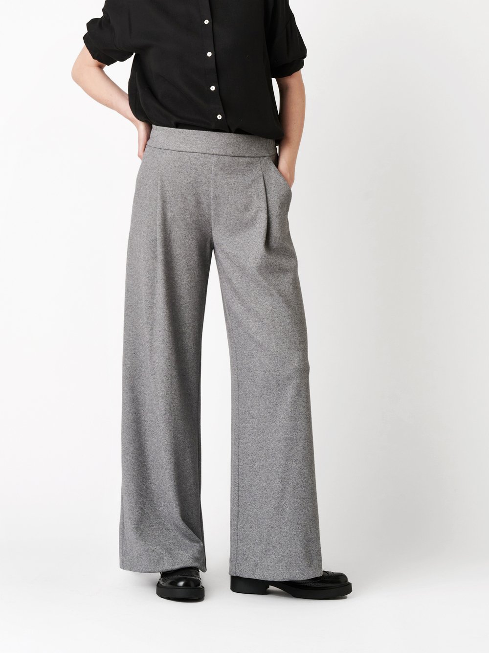Trousers Mara_403 grey front view