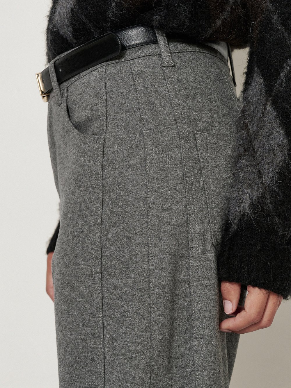 Womens trousers Mara Barrel in Grey, barrel-fit trousers in soft flannel, detail view