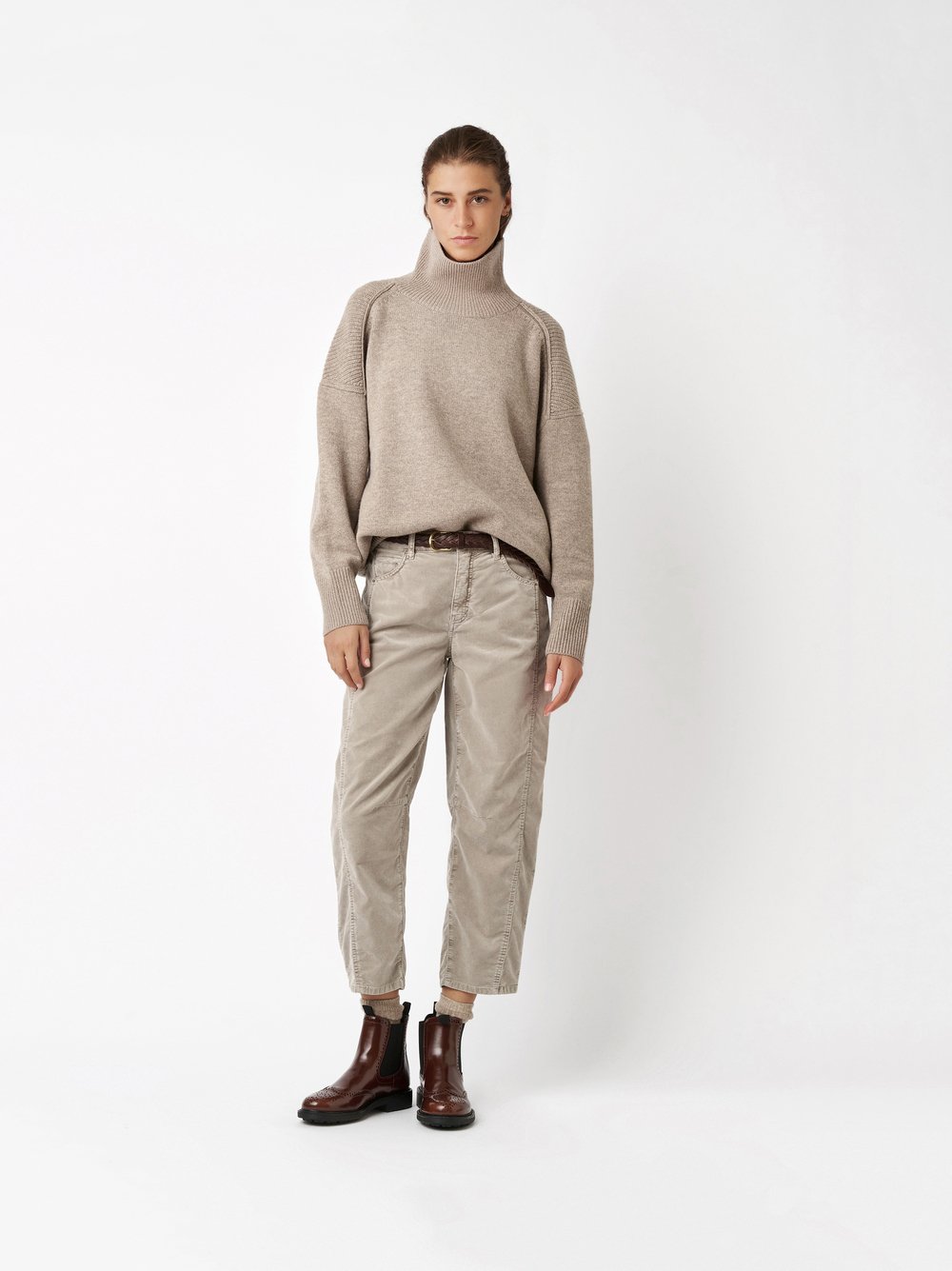 Trousers Mara_391 light taupe outfit view