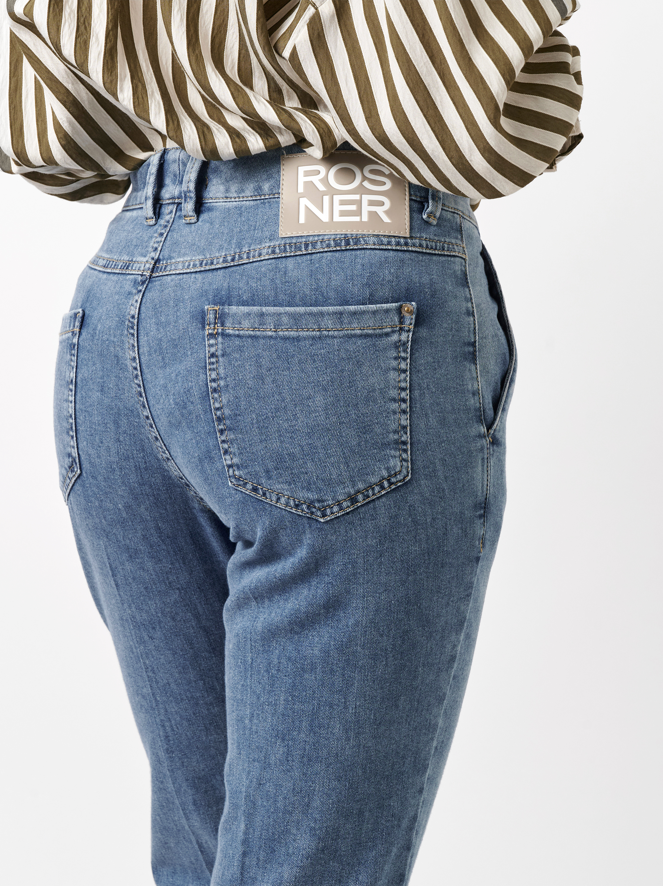 Jeans May_295 mid blue detail view Jeans May_295 mid blue detail view